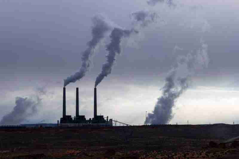 Pollution Incinérateur et fumée : Les résidus d'épuration des fumées d'incinération sont issus du dépoussiérage des fumées Gaz à effet de serre