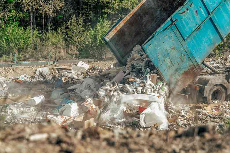 Mondialisation des trafics de déchets Camions